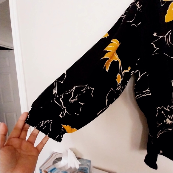 Sofia Vergara casual blouse for women sz Large - Picture 2 of 7